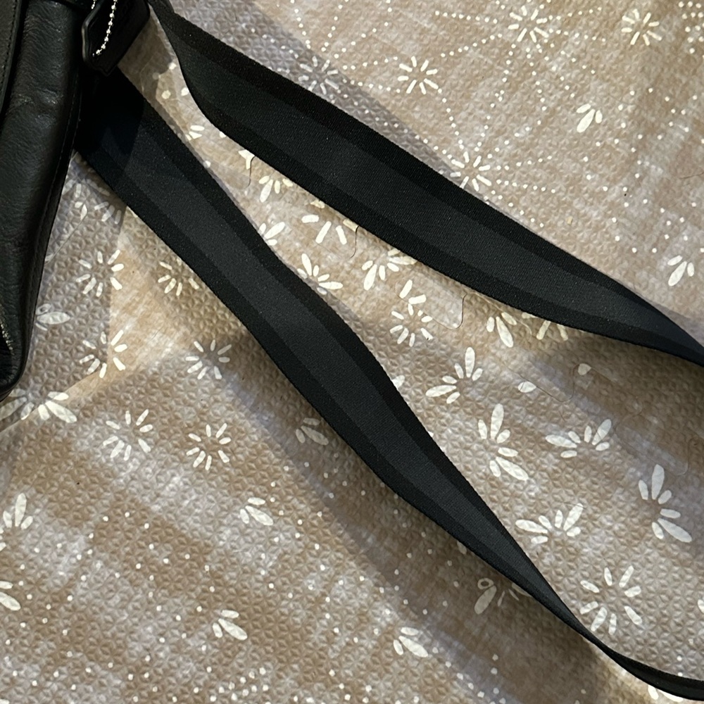 (LIKE NEW) Men’s Coach Messenger Bag - Picture 2 of 2